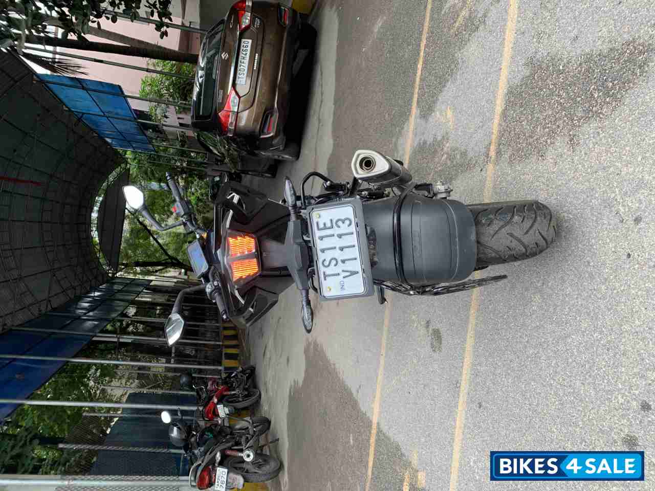 Ceramic White KTM Duke 390 BS6