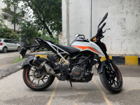 Ceramic White KTM Duke 390 BS6