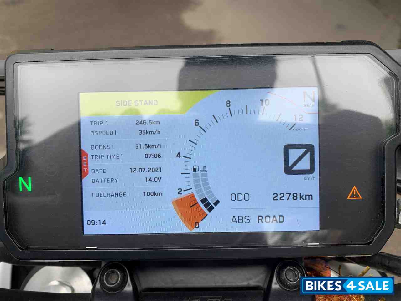 Ceramic White KTM Duke 390 BS6