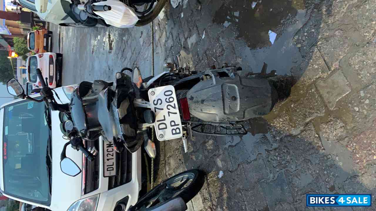 Black Bajaj Pulsar 200 NS