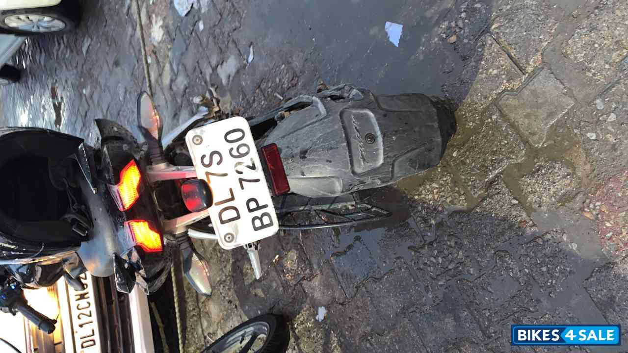 Black Bajaj Pulsar 200 NS