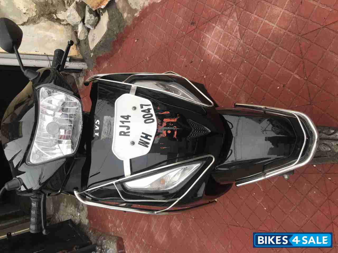 Black TVS Jupiter Black TVS Jupiter