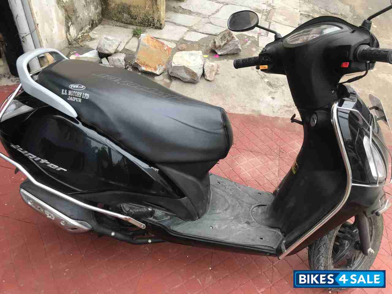 Black TVS Jupiter Black TVS Jupiter
