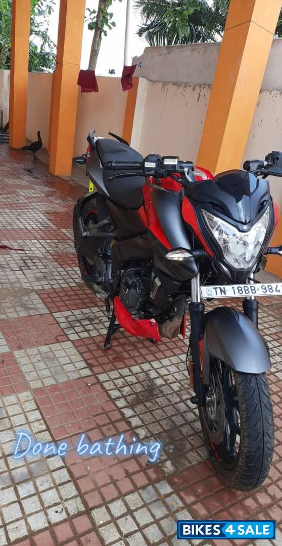 Red Bajaj Pulsar 200 NS