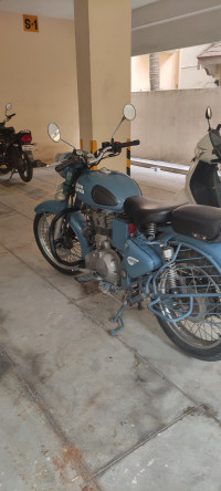 Royal Enfield Classic Squadron Blue
