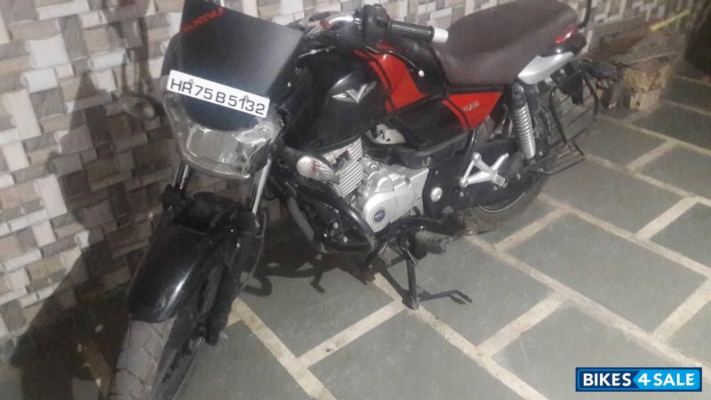Bajaj V15