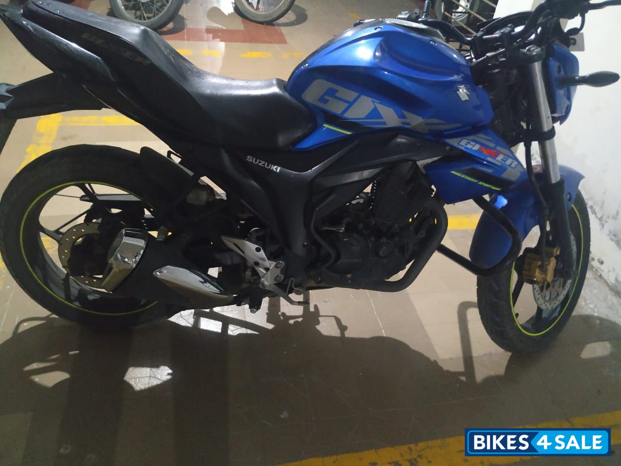Blue Suzuki Gixxer 150