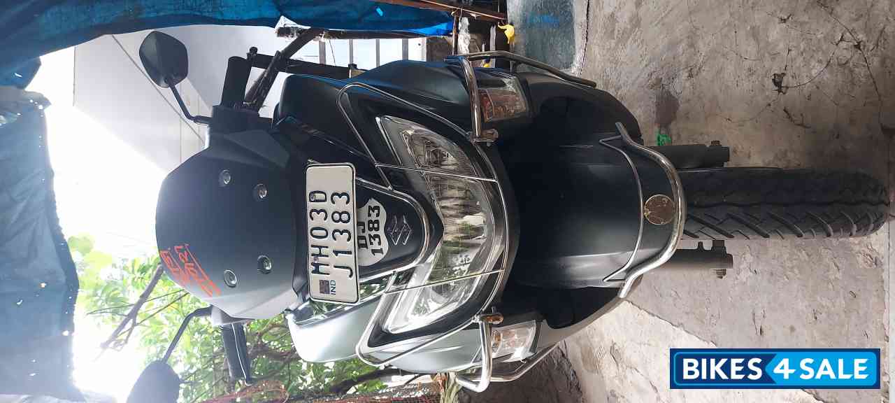 Matte Black Suzuki Burgman Street