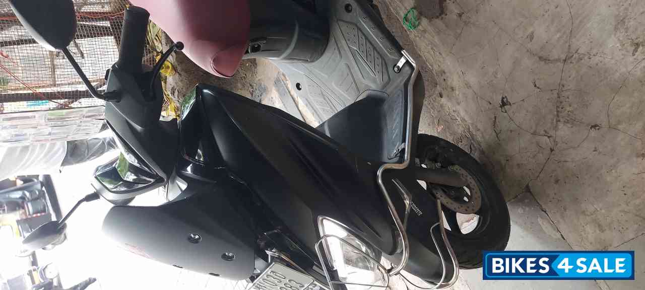 Matte Black Suzuki Burgman Street