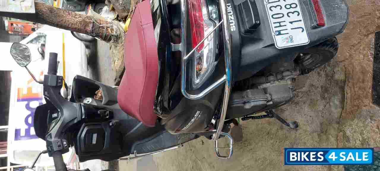 Matte Black Suzuki Burgman Street