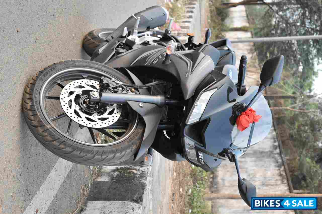 Black Yamaha YZF R15 V3 BS6