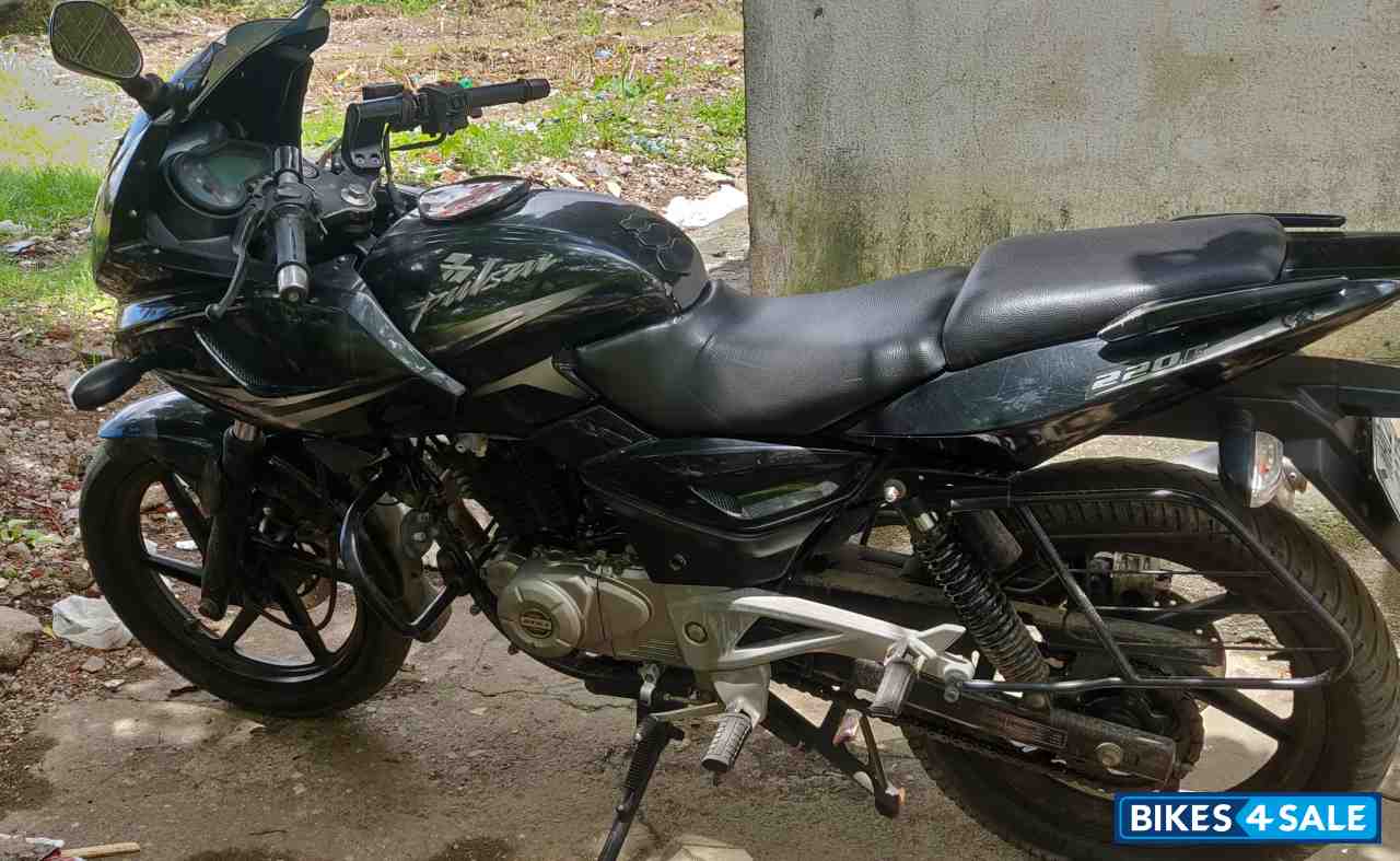 Bajaj Pulsar 220 DTSFi