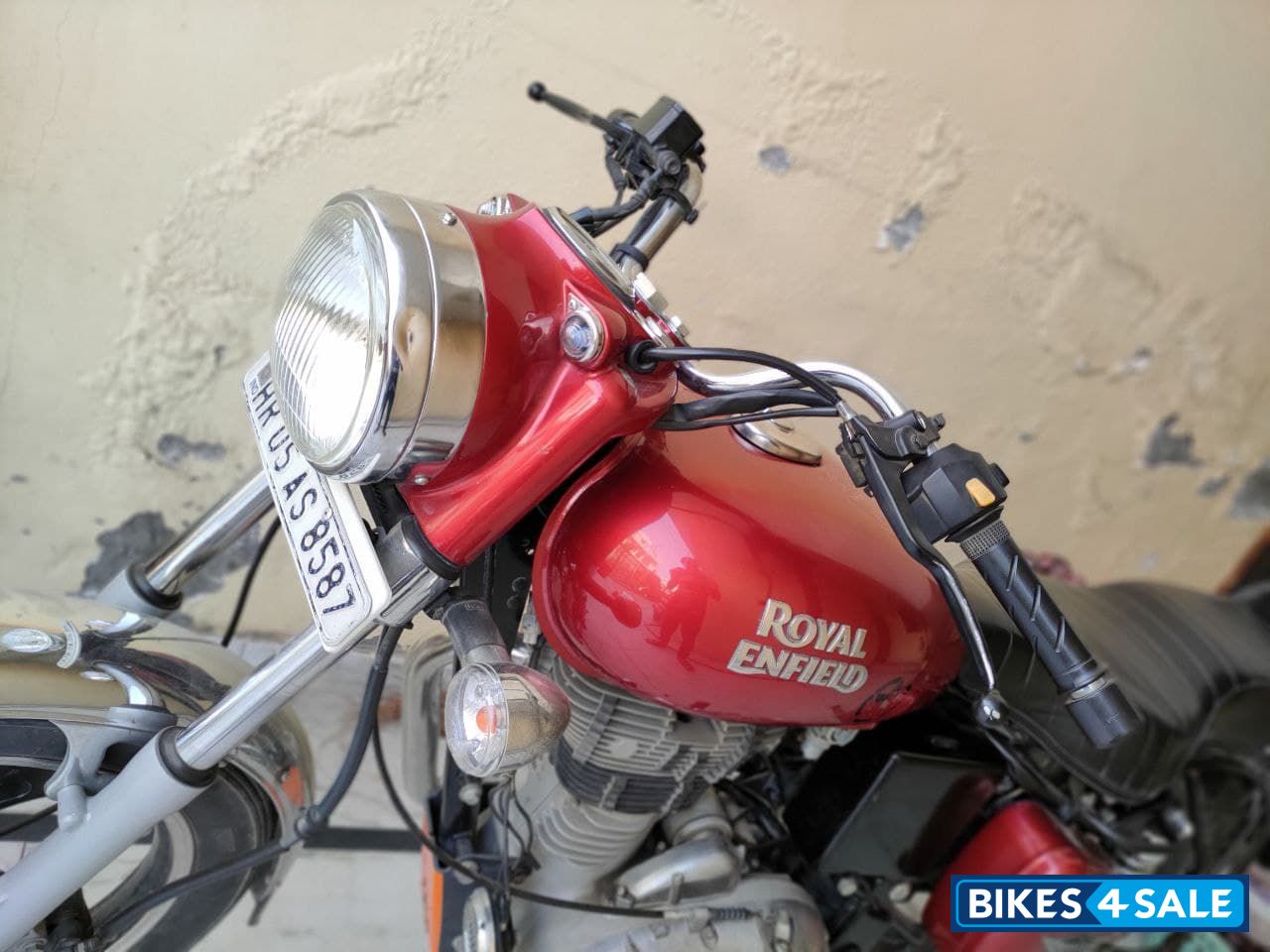Red Royal Enfield Bullet Electra Twinspark