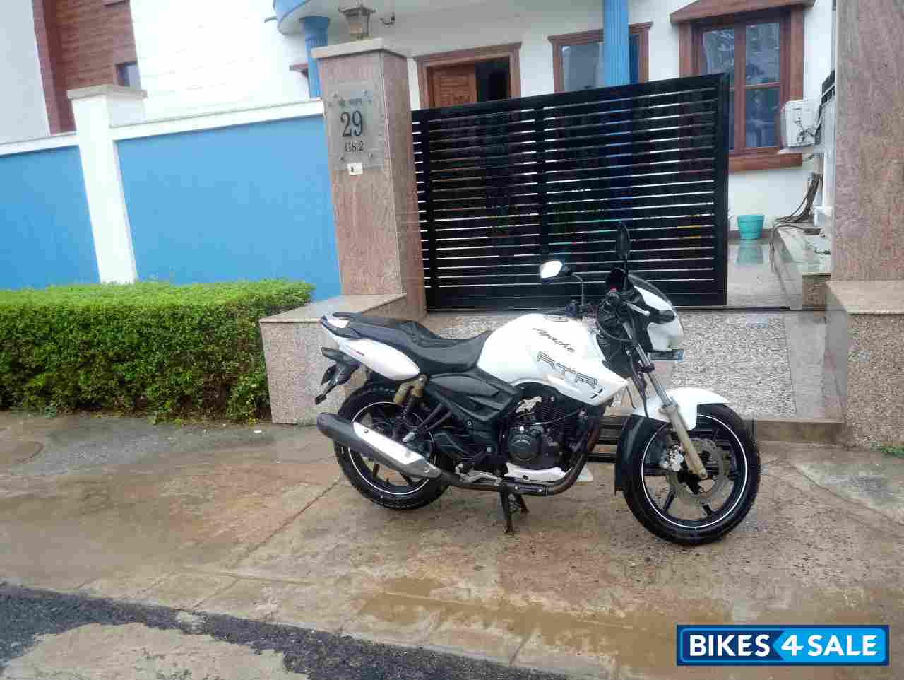 TVS Apache RTR 180 BS6