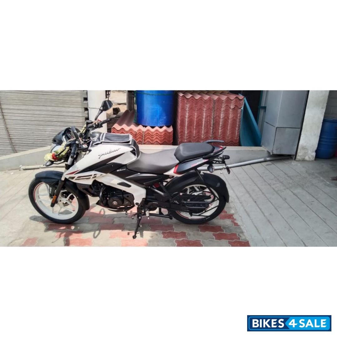 Bajaj Pulsar NS 160 BS6
