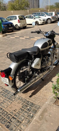 Silver Royal Enfield Classic 350