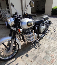 Silver Royal Enfield Classic 350
