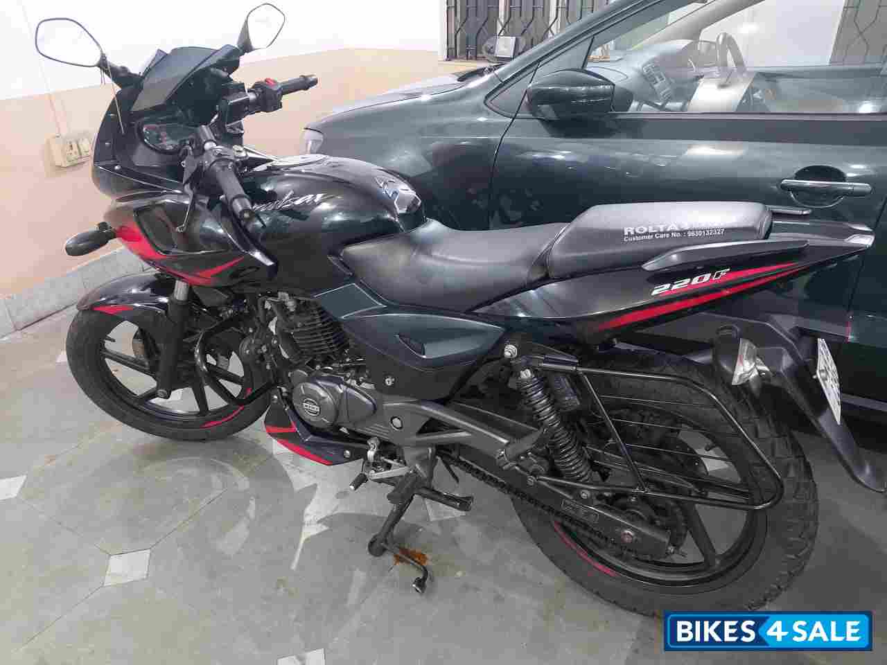 Bajaj Pulsar 220F