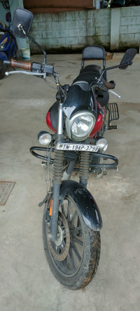 Red Bajaj Avenger Street 160 BS6