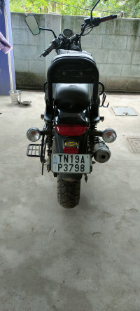 Red Bajaj Avenger Street 160 BS6