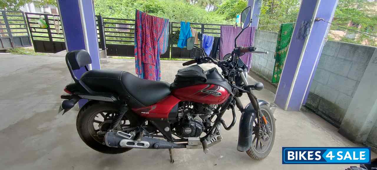 Red Bajaj Avenger Street 160 BS6