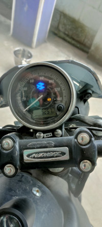 Red Bajaj Avenger Street 160 BS6