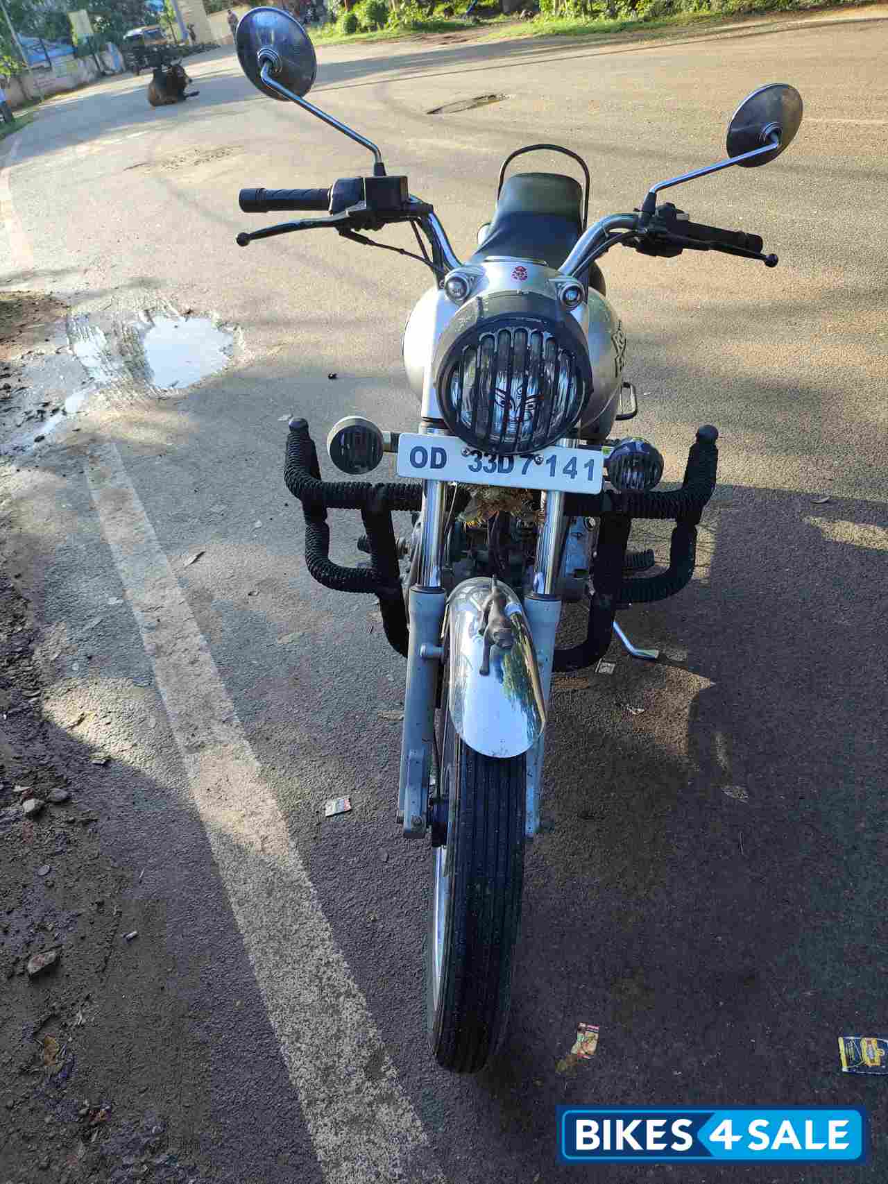 Silver Royal Enfield Bullet Electra 5S
