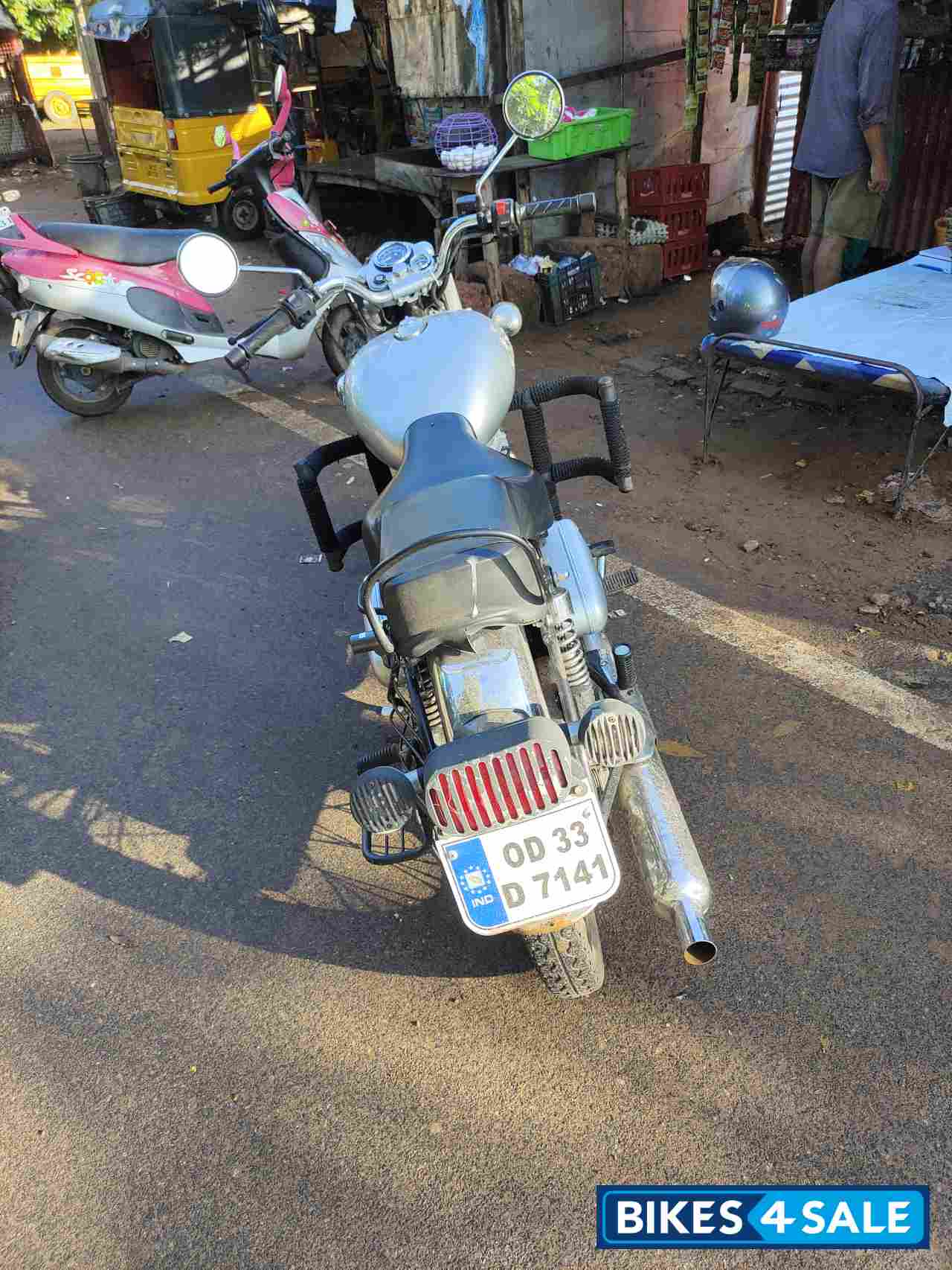Silver Royal Enfield Bullet Electra 5S Silver Royal Enfield Bullet Electra 5S