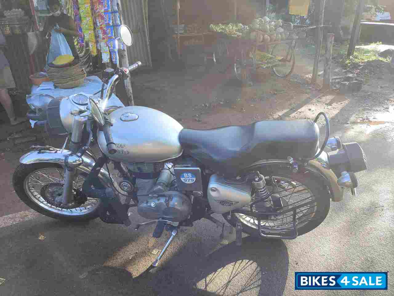 Silver Royal Enfield Bullet Electra 5S Silver Royal Enfield Bullet Electra 5S