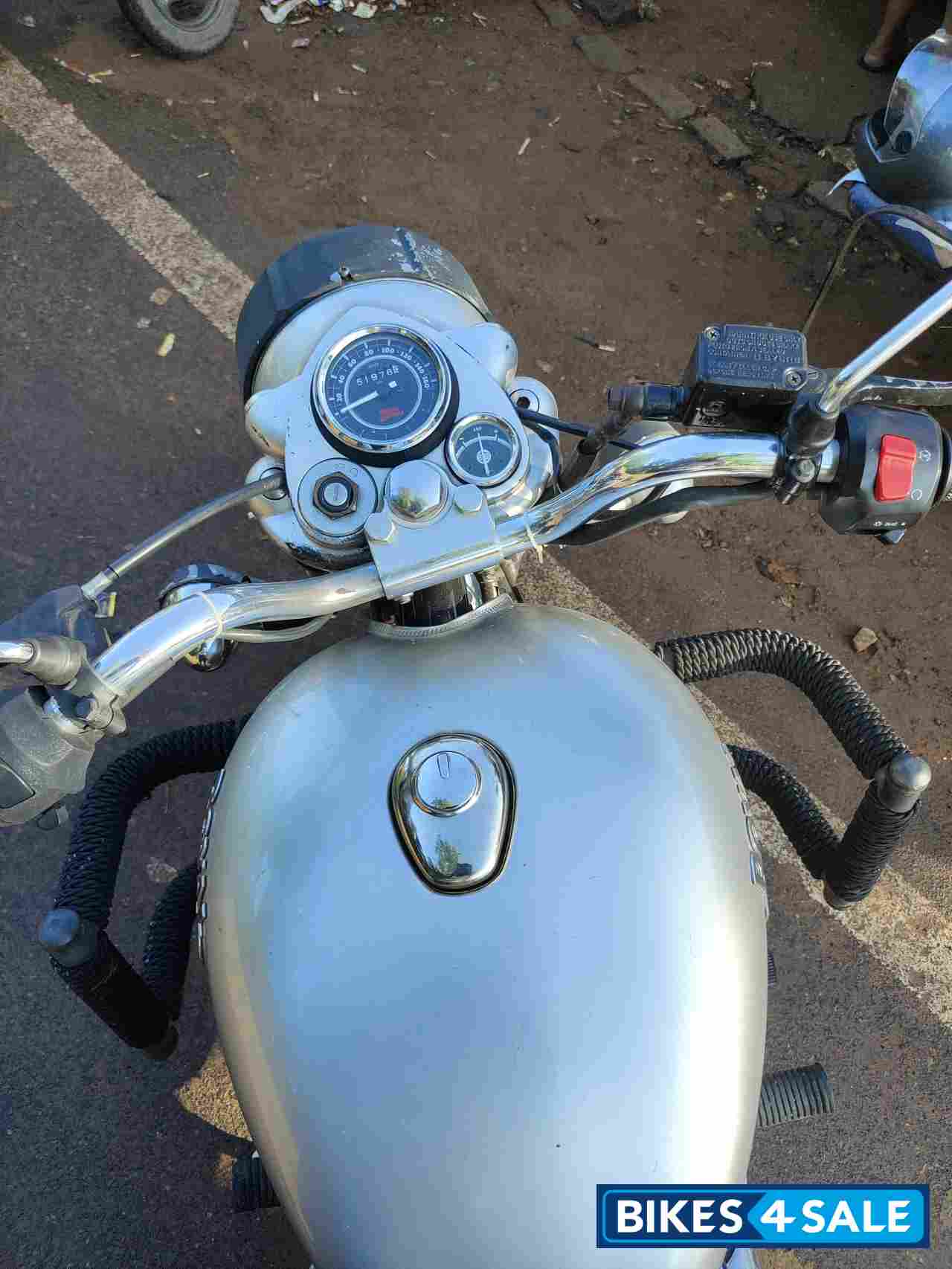 Silver Royal Enfield Bullet Electra 5S Silver Royal Enfield Bullet Electra 5S