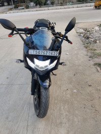 Black Suzuki Gixxer SF
