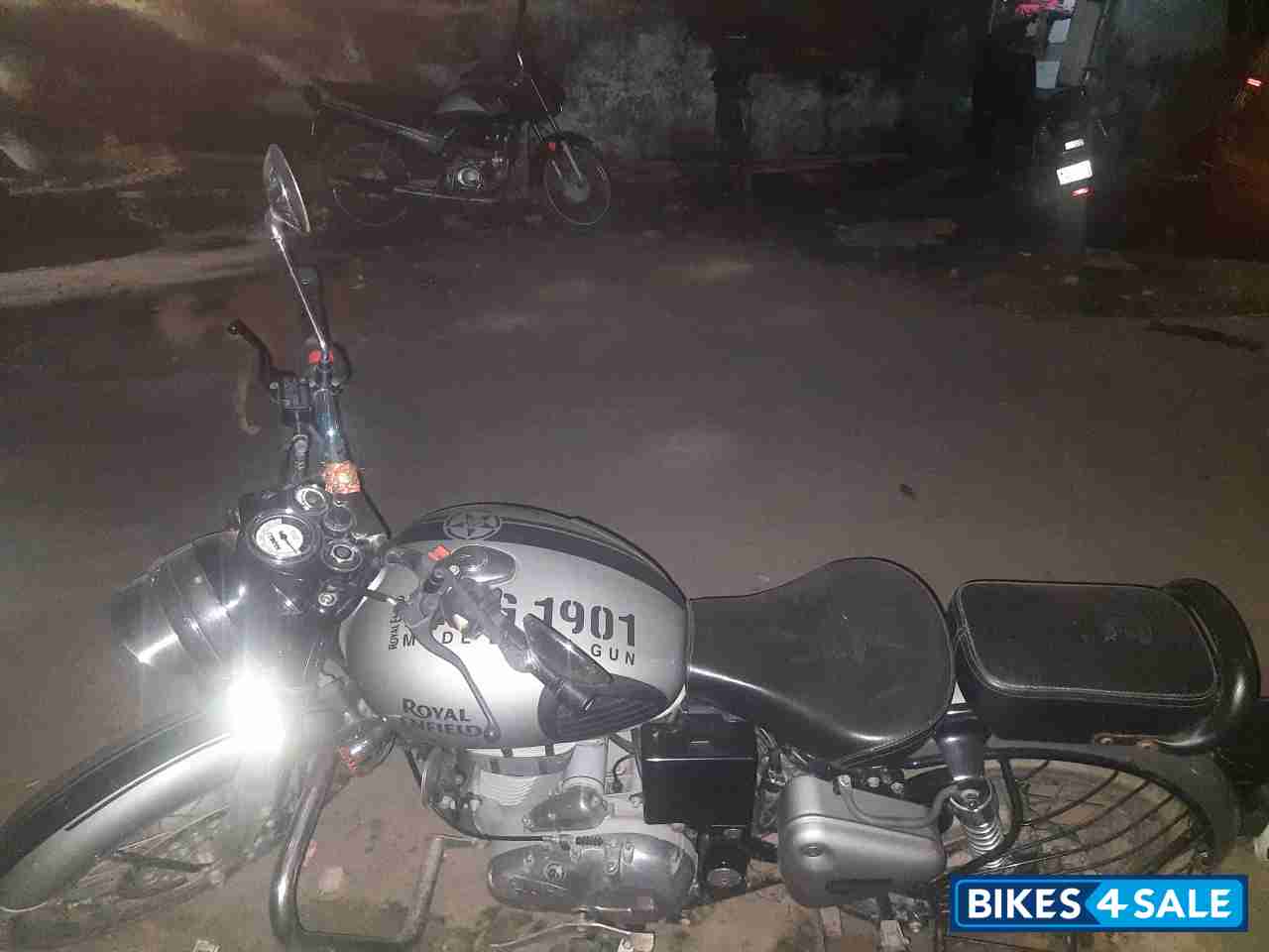 Metallic Grey Royal Enfield Classic Gunmetal Grey