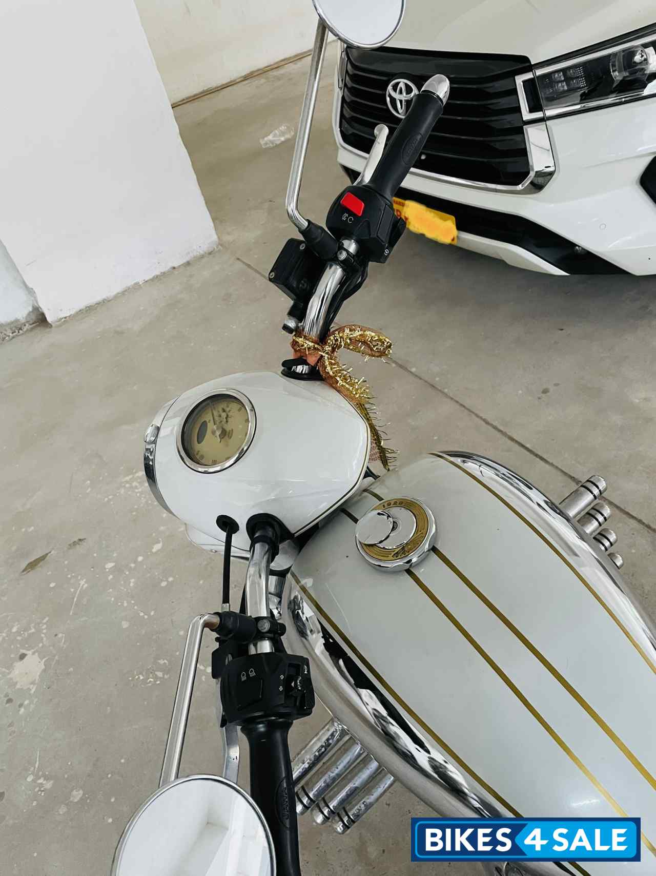 Gray Colour Jawa Jawa