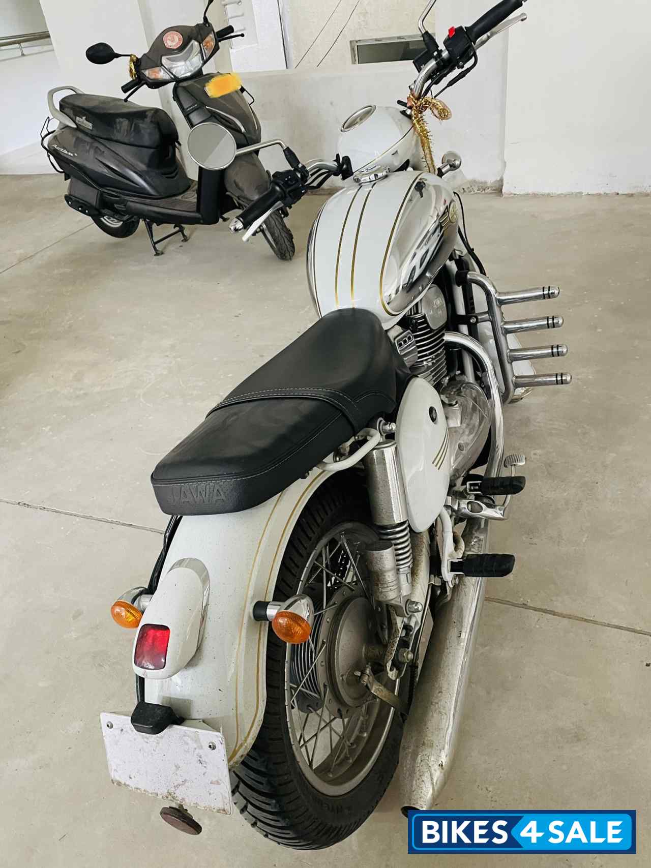 Gray Colour Jawa Jawa