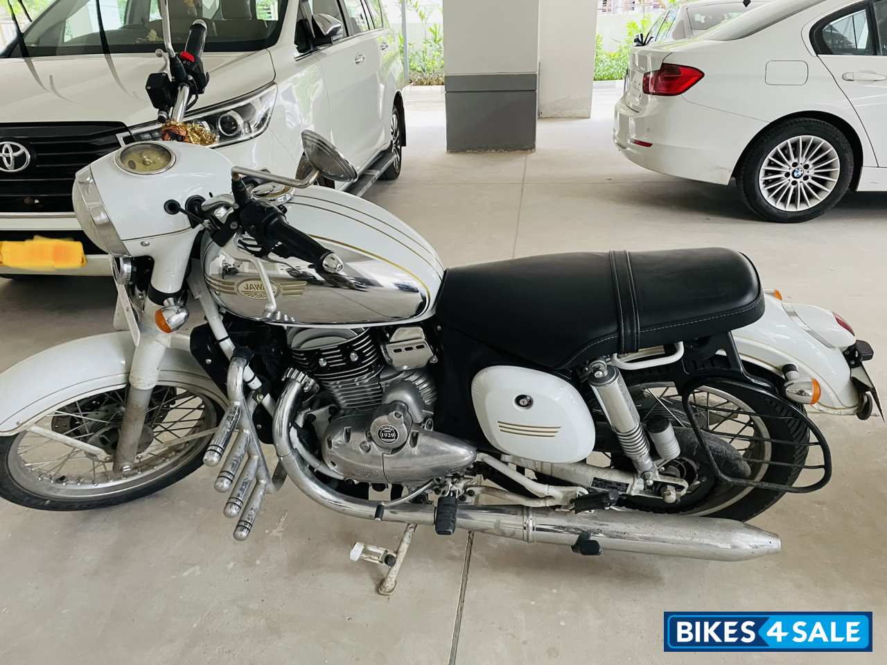 Gray Colour Jawa Jawa