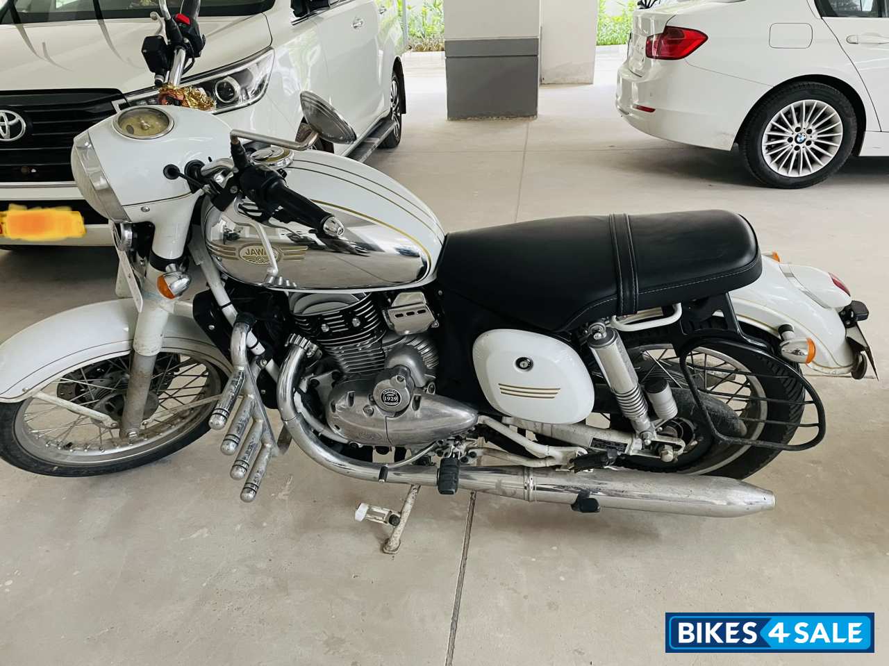 Gray Colour Jawa Jawa