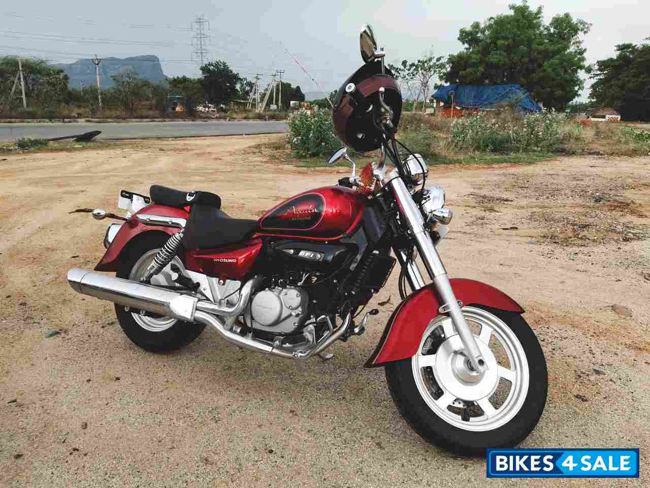 Red Hyosung Aquila GV250 Red Hyosung Aquila GV250