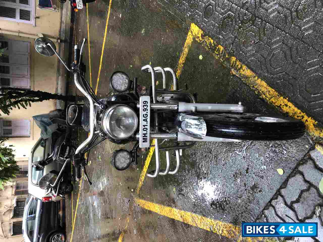 Black Royal Enfield Bullet Electra