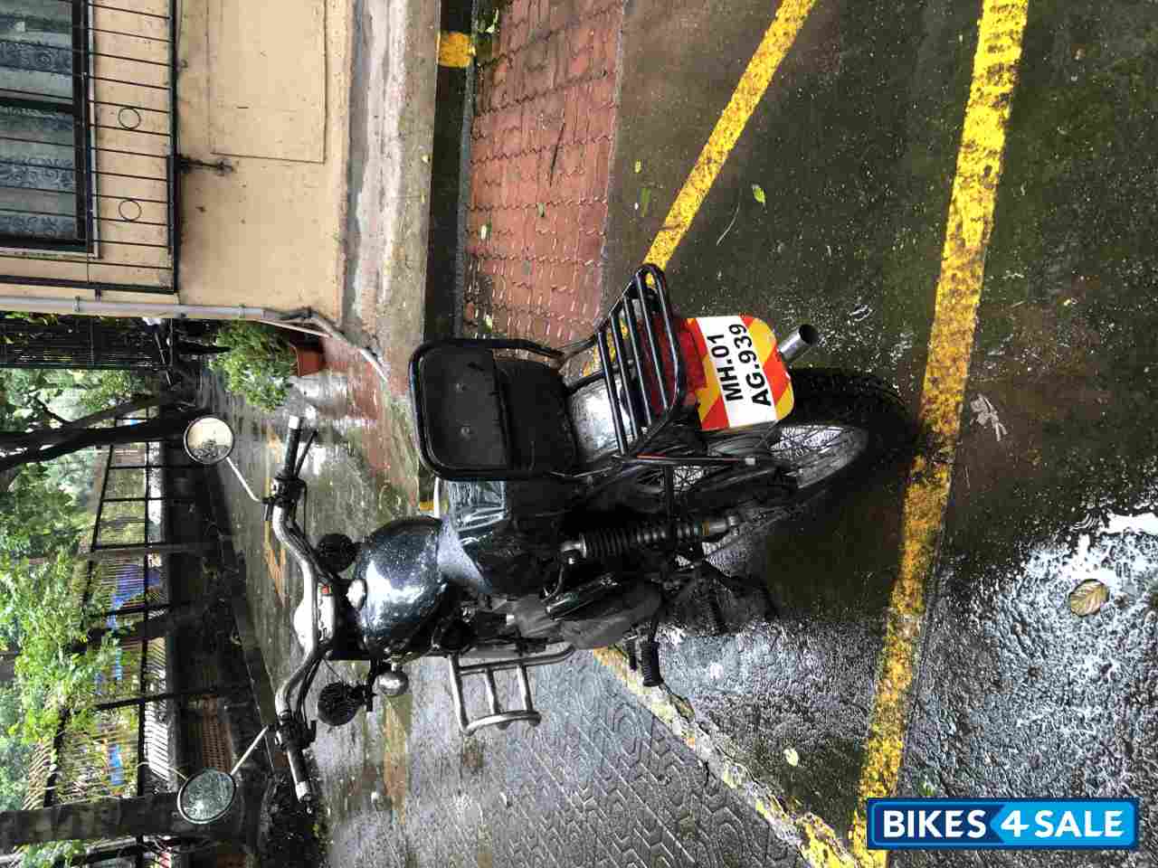 Black Royal Enfield Bullet Electra