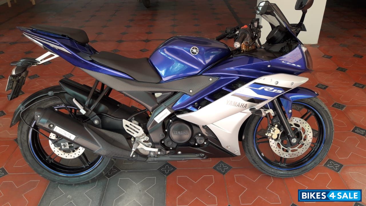 Yamaha YZF R15 V2