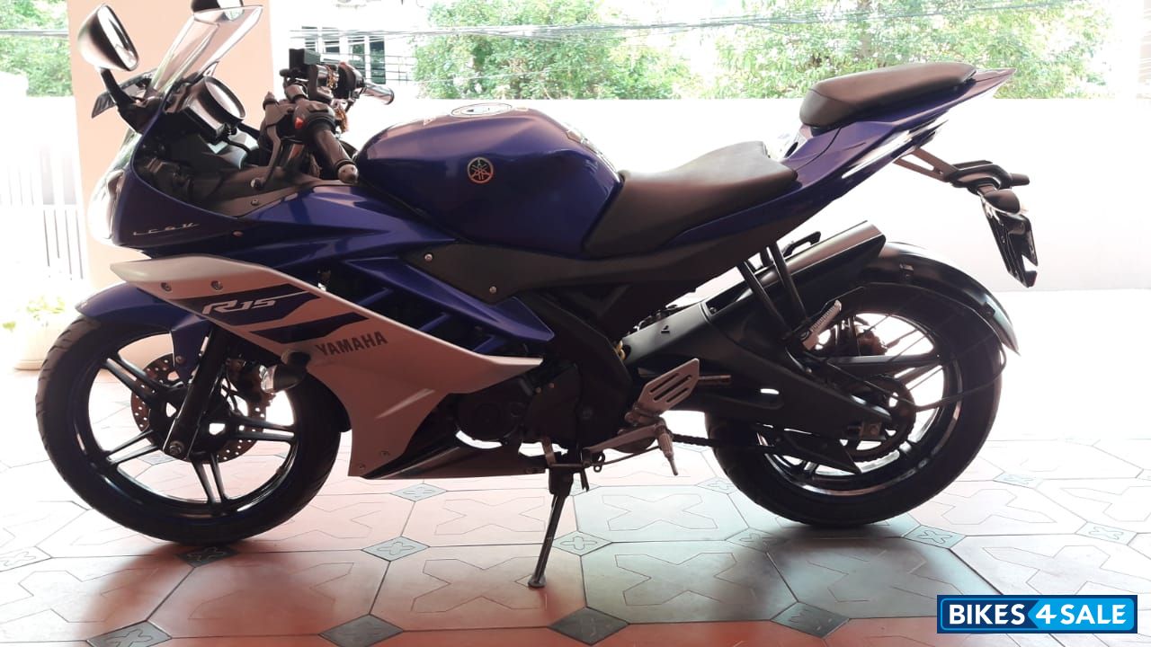 Yamaha YZF R15 V2