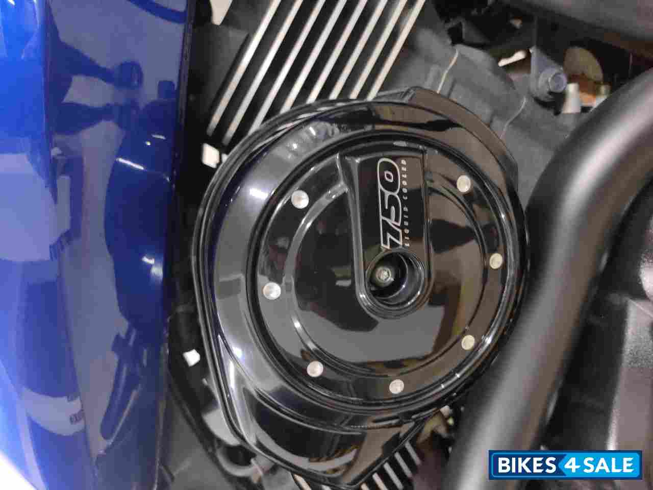 Superi Blue Harley Davidson Street 750