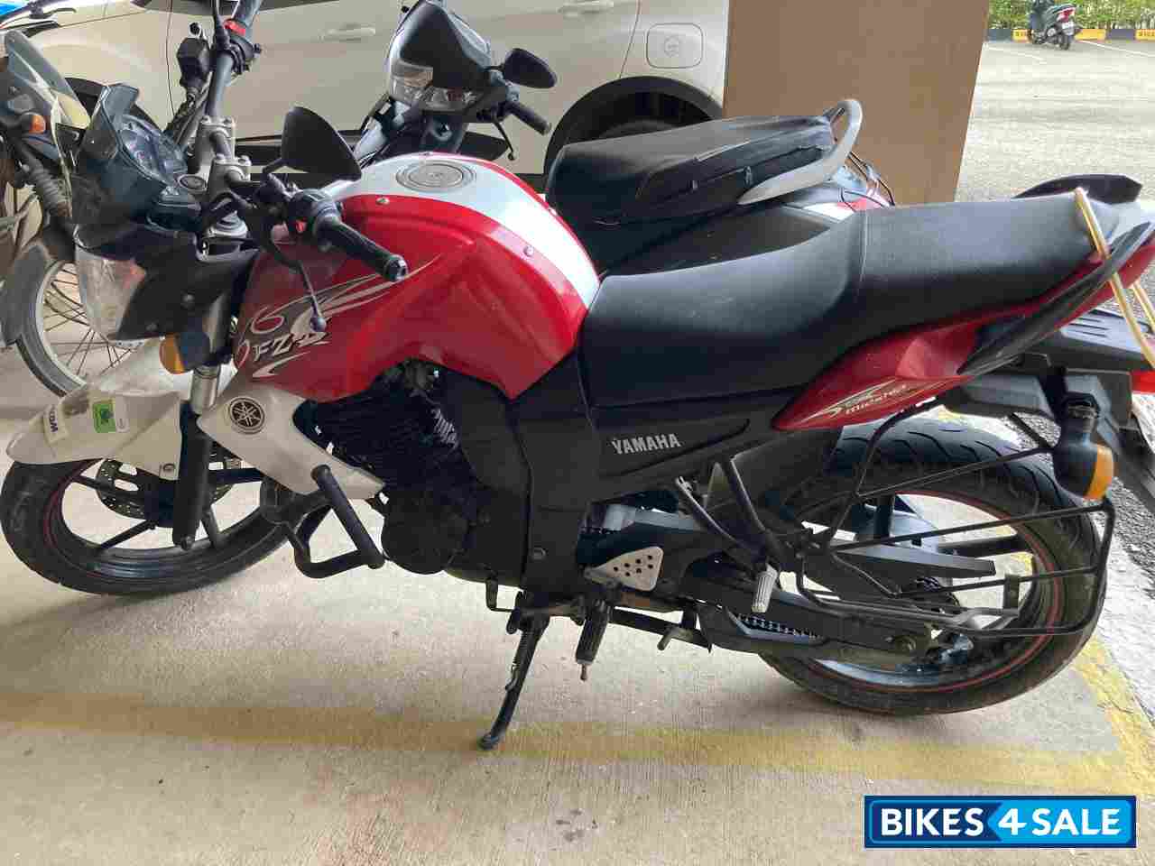 Red-white Yamaha FZ-S