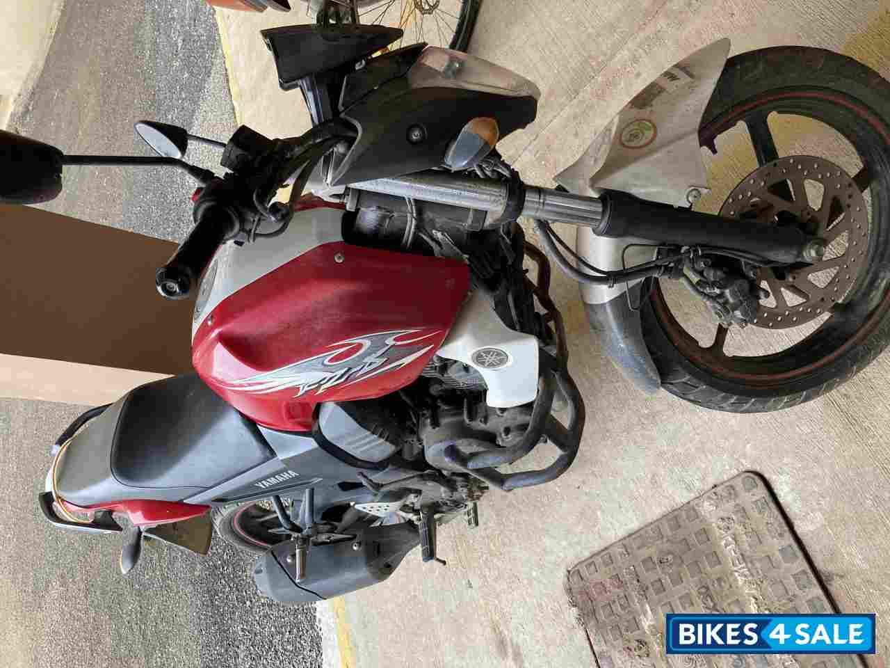 Red-white Yamaha FZ-S