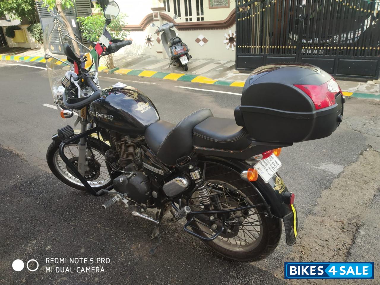 Black Royal Enfield Thunderbird 350