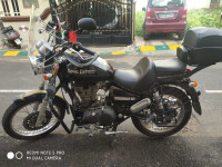 Black Royal Enfield Thunderbird 350