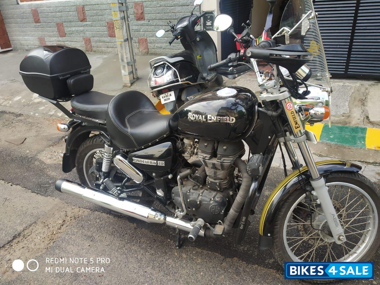 Black Royal Enfield Thunderbird 350