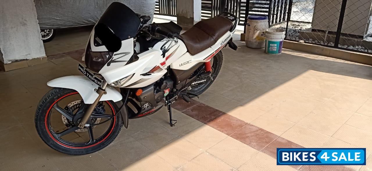 White Hero Karizma R