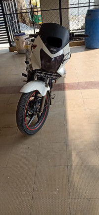 White Hero Karizma R