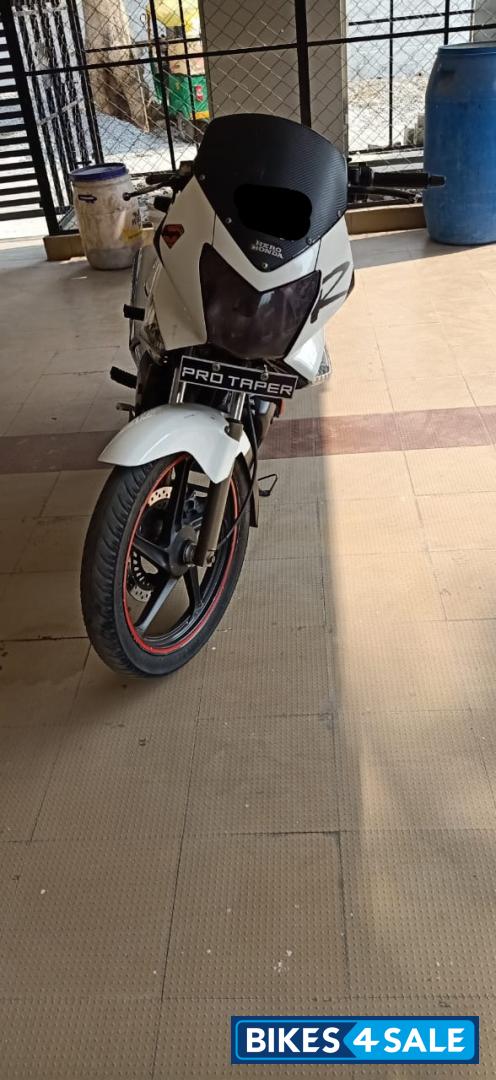 White Hero Karizma R White Hero Karizma R